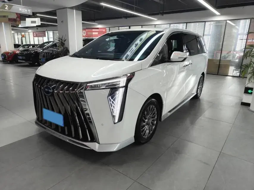 2023 GAC Trumpchi M8 2.0T 190HP L4 E-CVT Hybrid