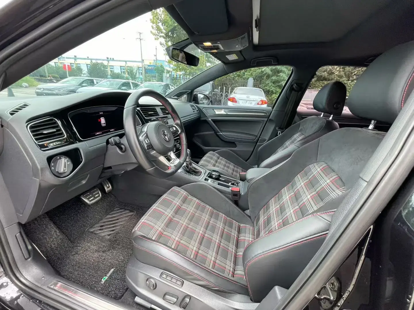 2018 VOLKSWAGEN GOLFGTI thumbnail 4