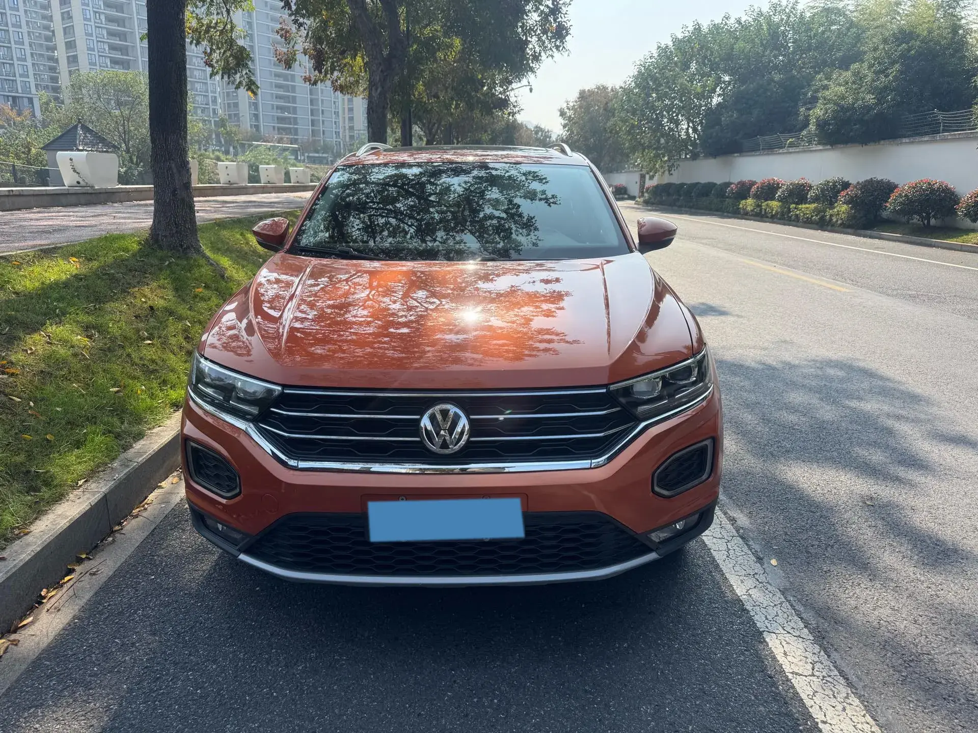 2018 VOLKSWAGEN T-ROC thumbnail 2