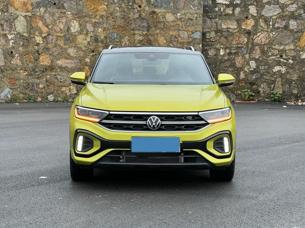 2023 VOLKSWAGEN T-ROC thumbnail 2