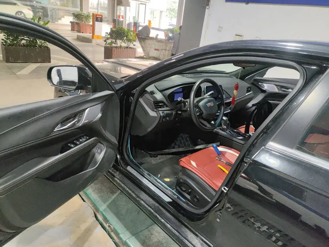 2023 CADILLAC CT4 thumbnail 2