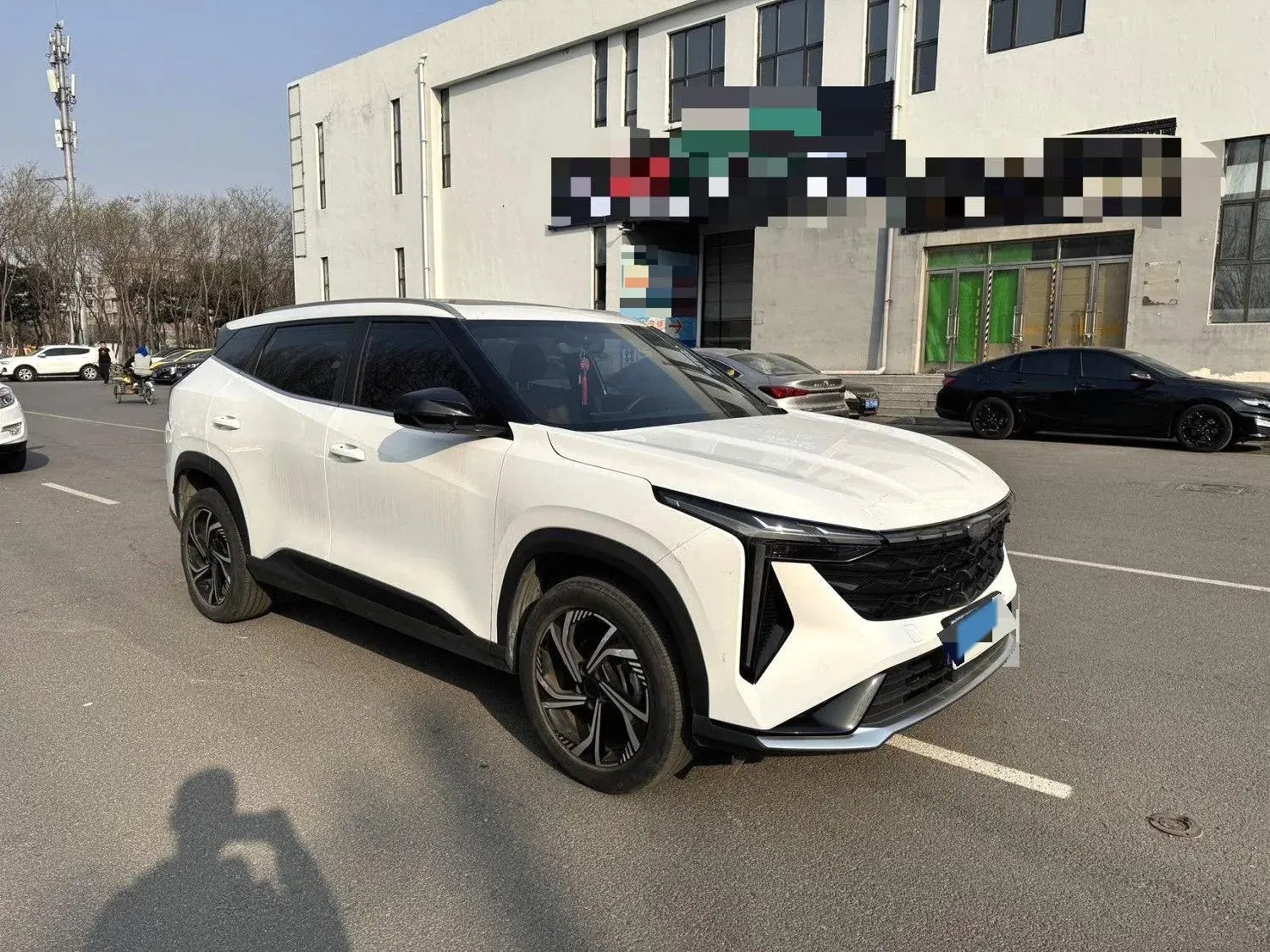 2023 GEELY AZKARRA thumbnail 3