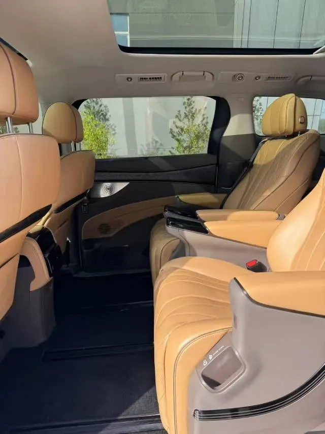 2022 Denza D9 1.5T 139HP L4 E-CVT PHEV 40.06KWH,autocango,china used car exporter,china ev exporter,chinese used car exporter,chinese used ev exporter