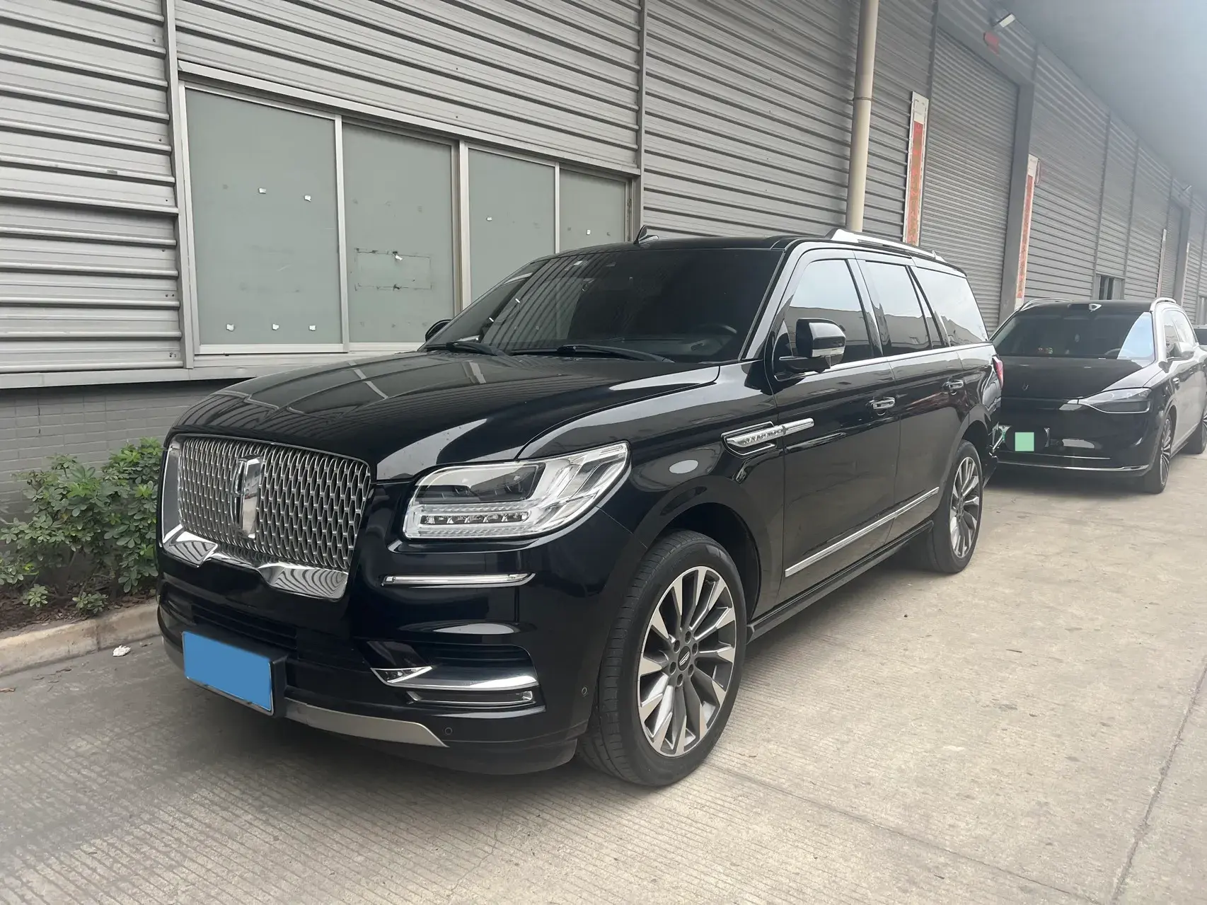 2018 LINCOLN NAVIGATOR view 1