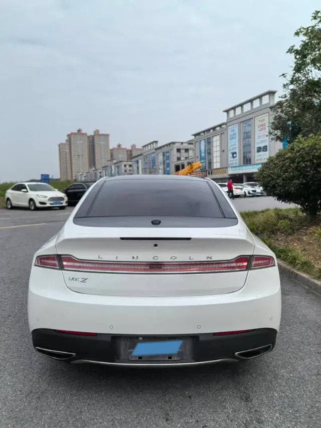 2019 LINCOLN MKZ thumbnail 4