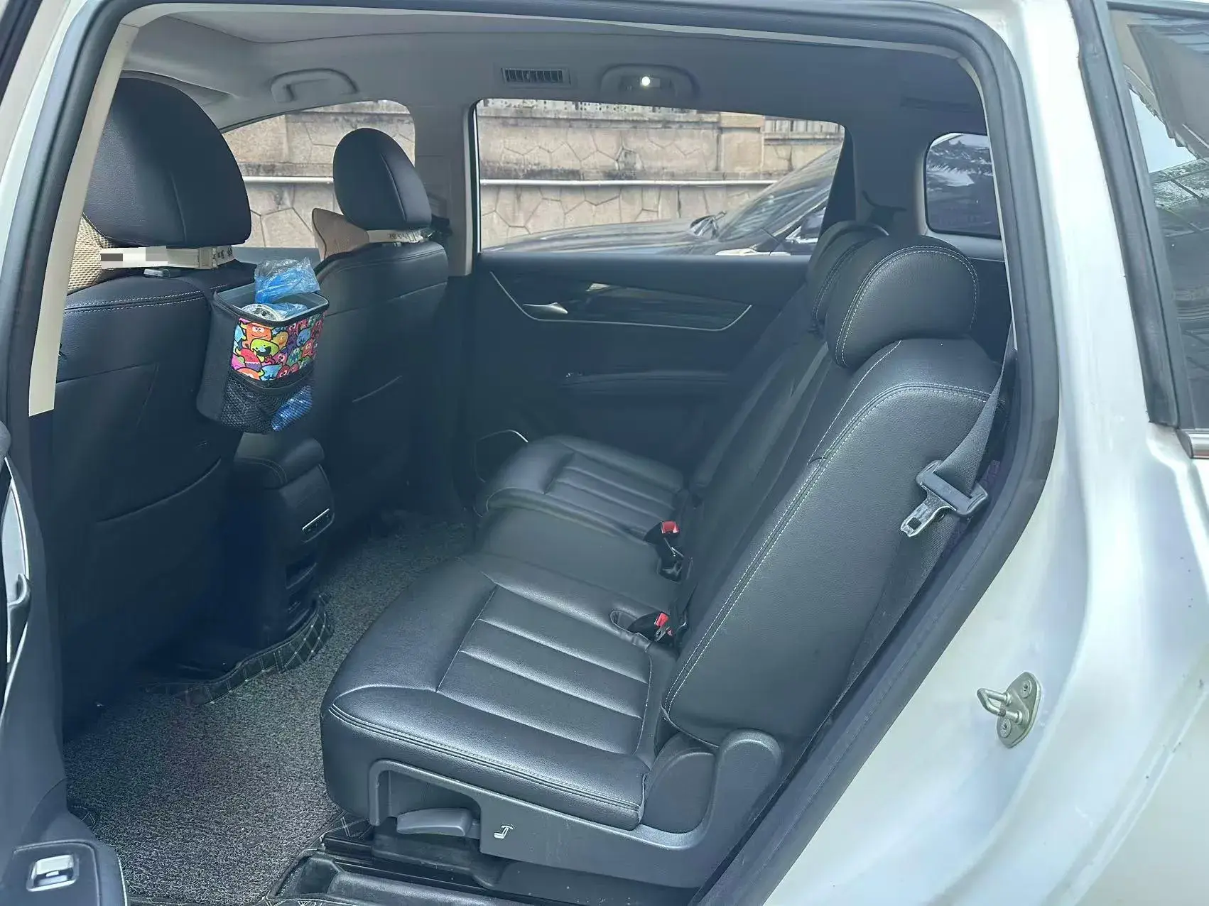 2017 BYD SONG thumbnail 4