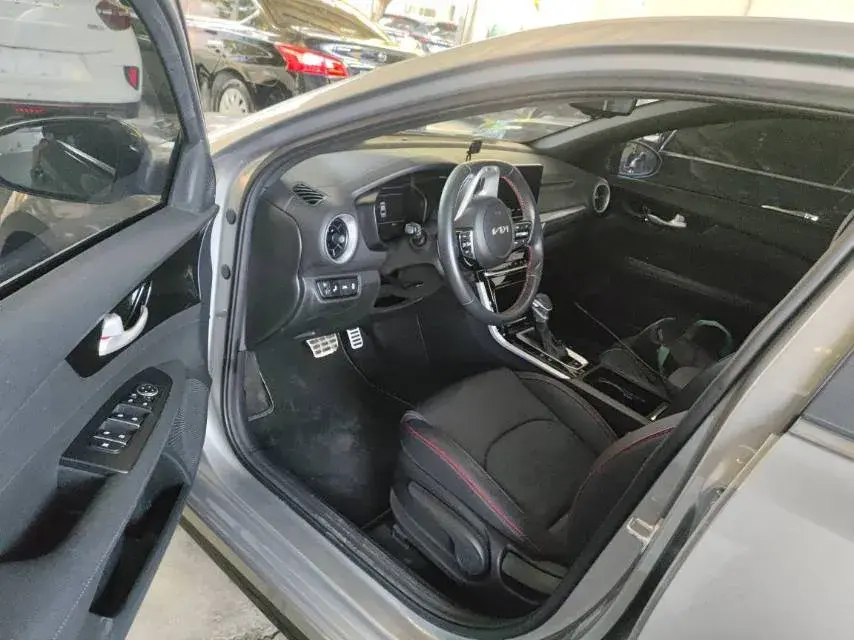 2021 KIA K3 thumbnail 4