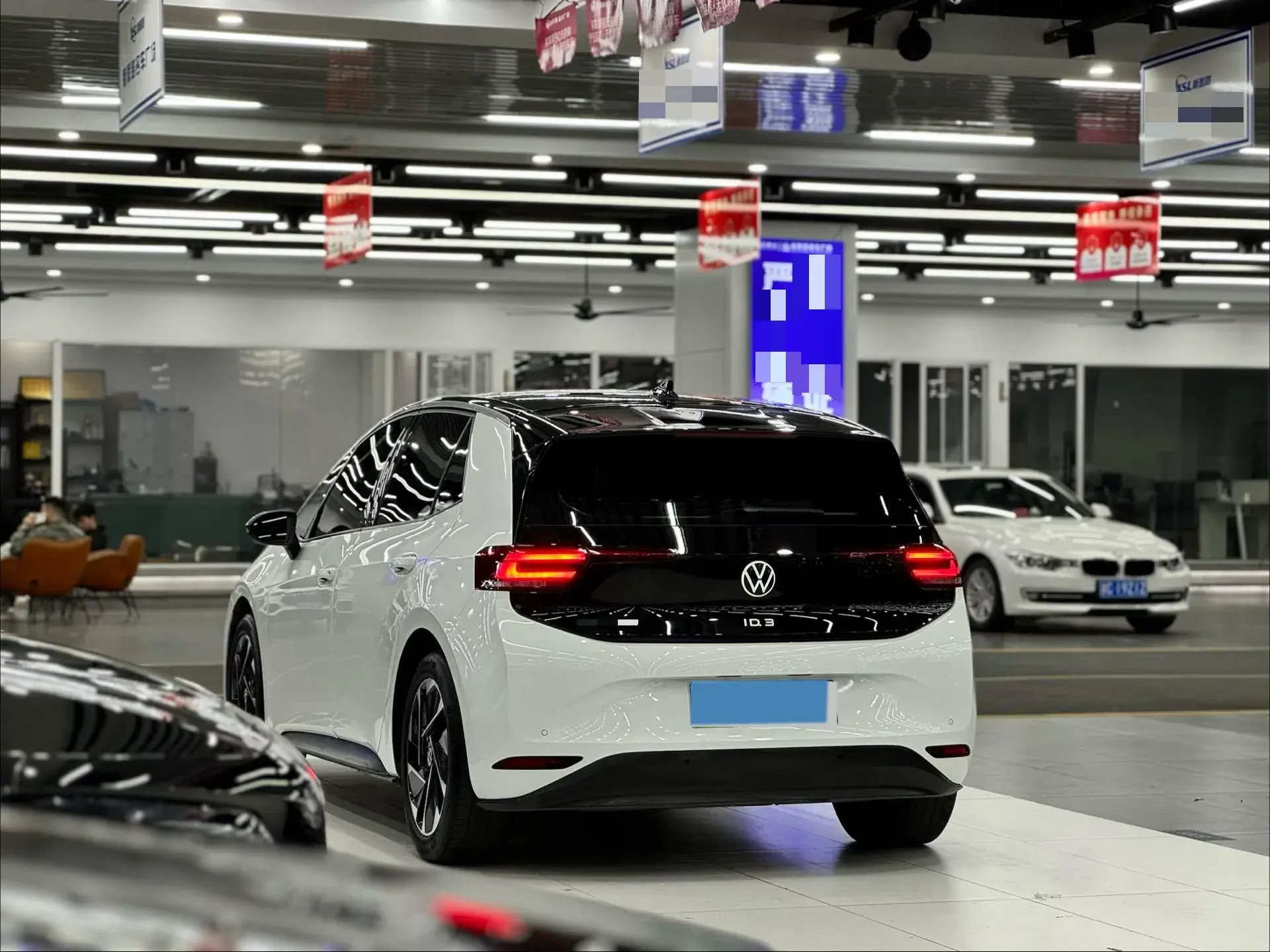 2024 VOLKSWAGEN ID.3 thumbnail 4