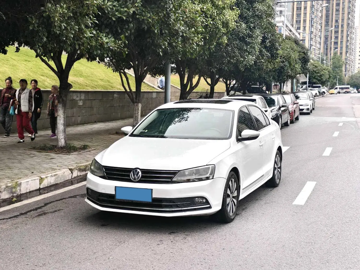 2018 VOLKSWAGEN SAGITAR view 1