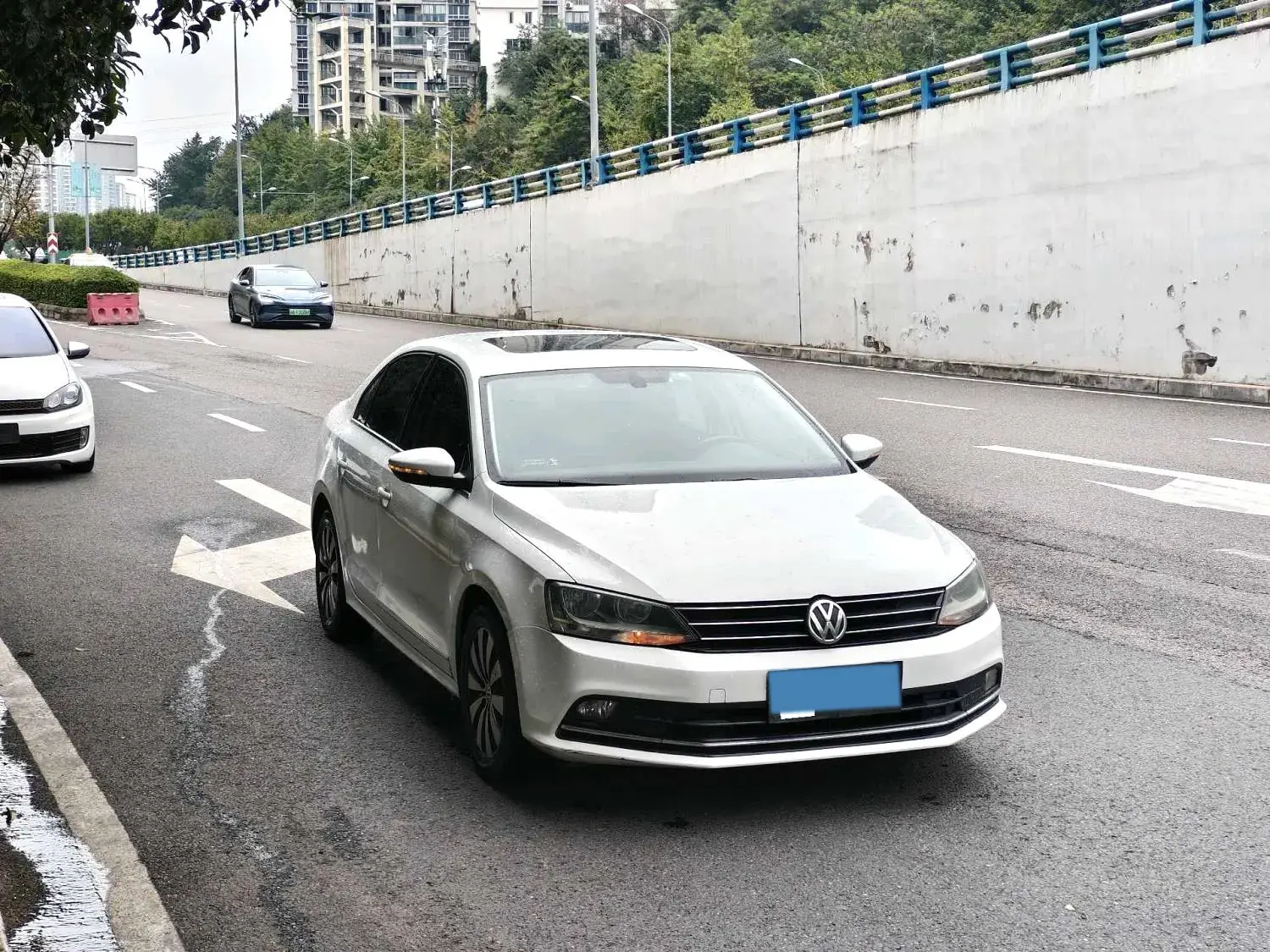 2018 VOLKSWAGEN SAGITAR thumbnail 3