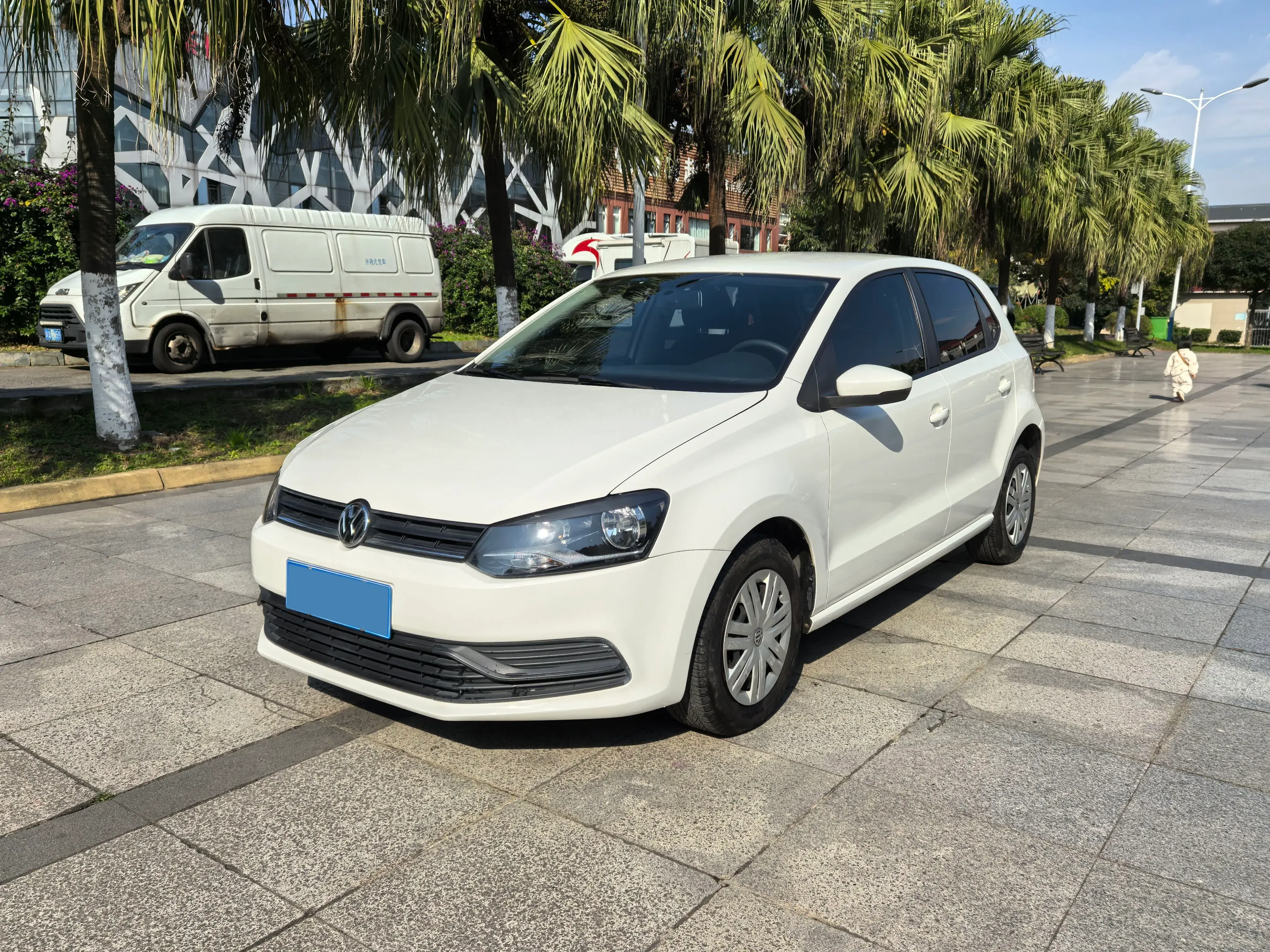 2018 VOLKSWAGEN POLO view 1