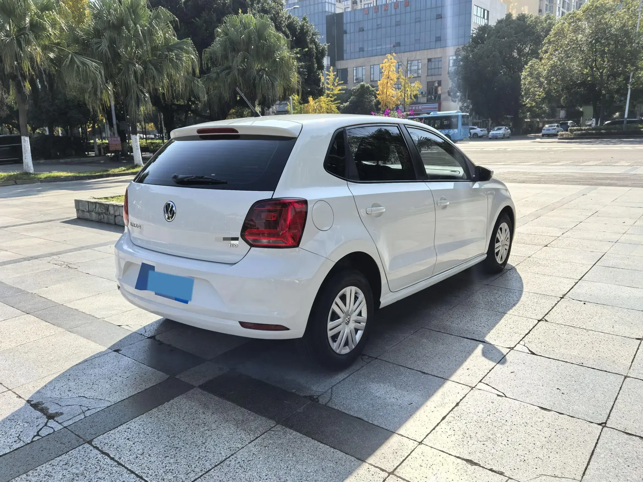 2018 VOLKSWAGEN POLO thumbnail 4