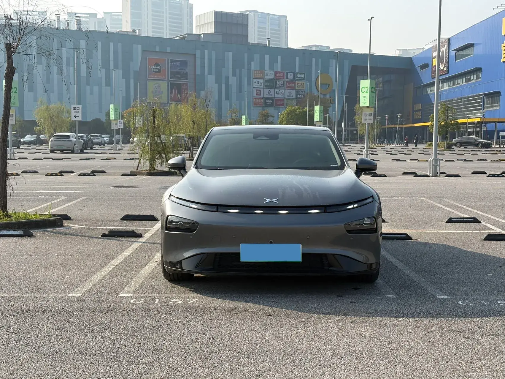 2022 XPENG P7 thumbnail 2