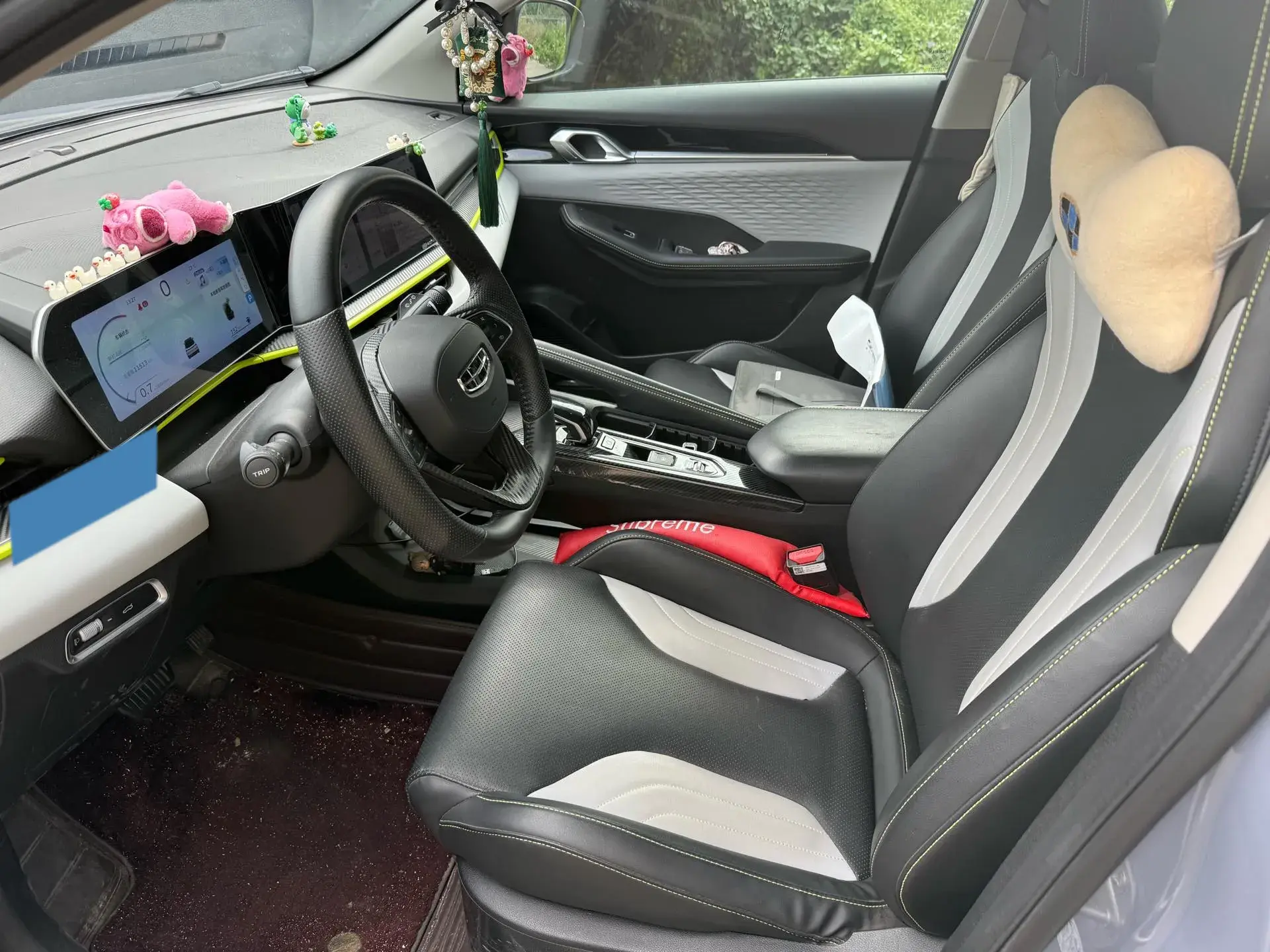 2022 GEELY COOLRAY thumbnail 2