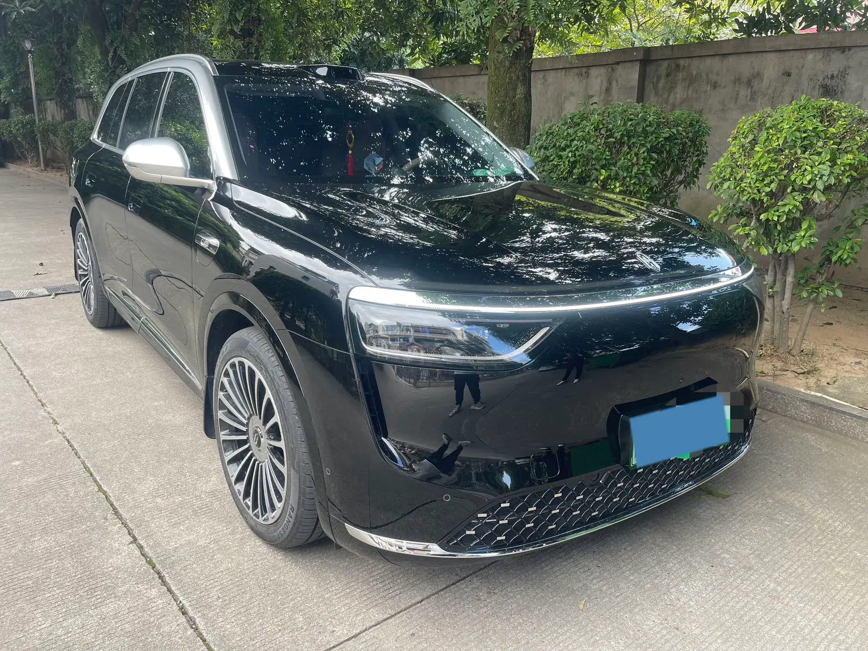 2025 AITO AITO thumbnail 2