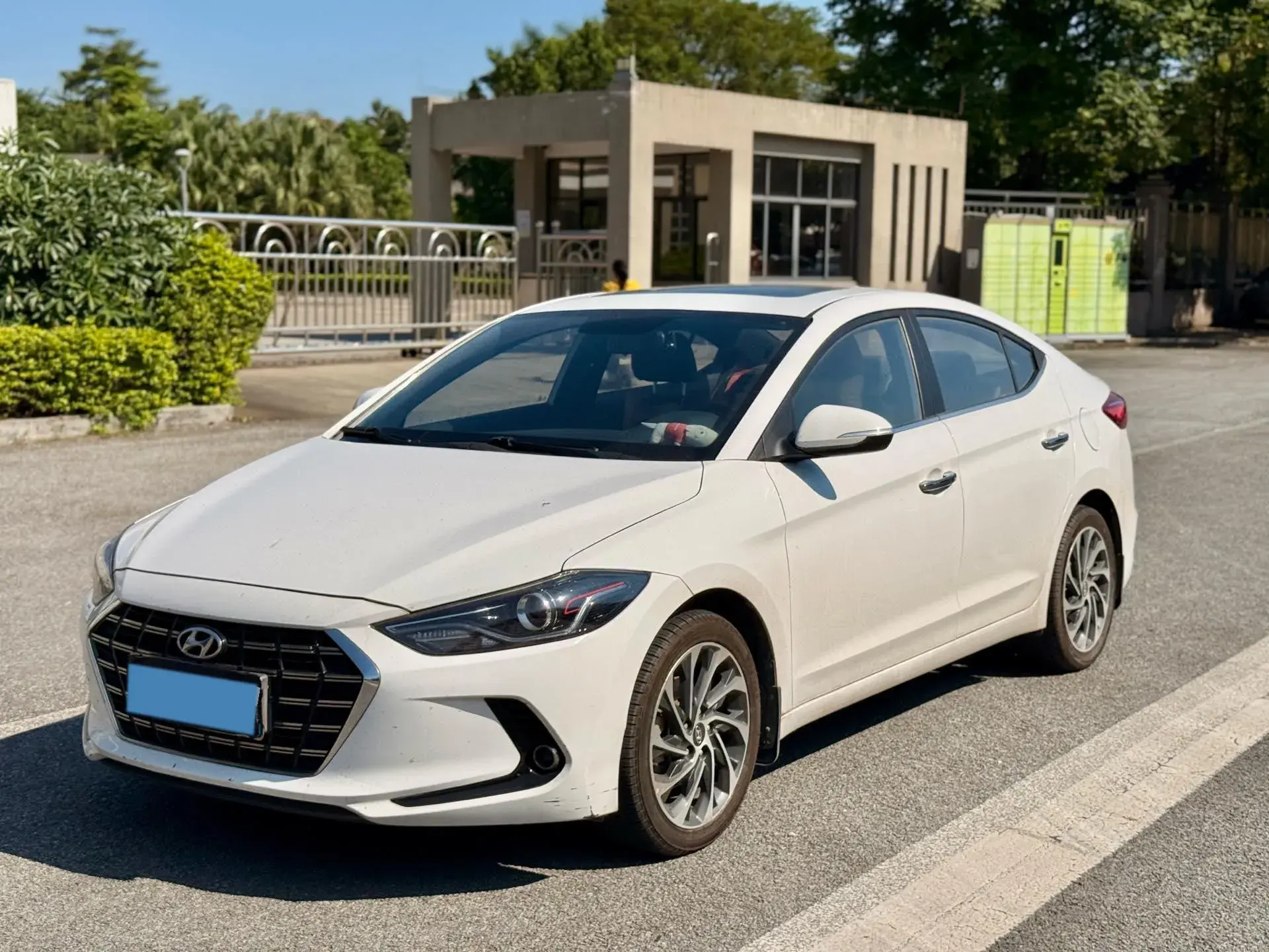 2019 HYUNDAI ELANTRA view 1