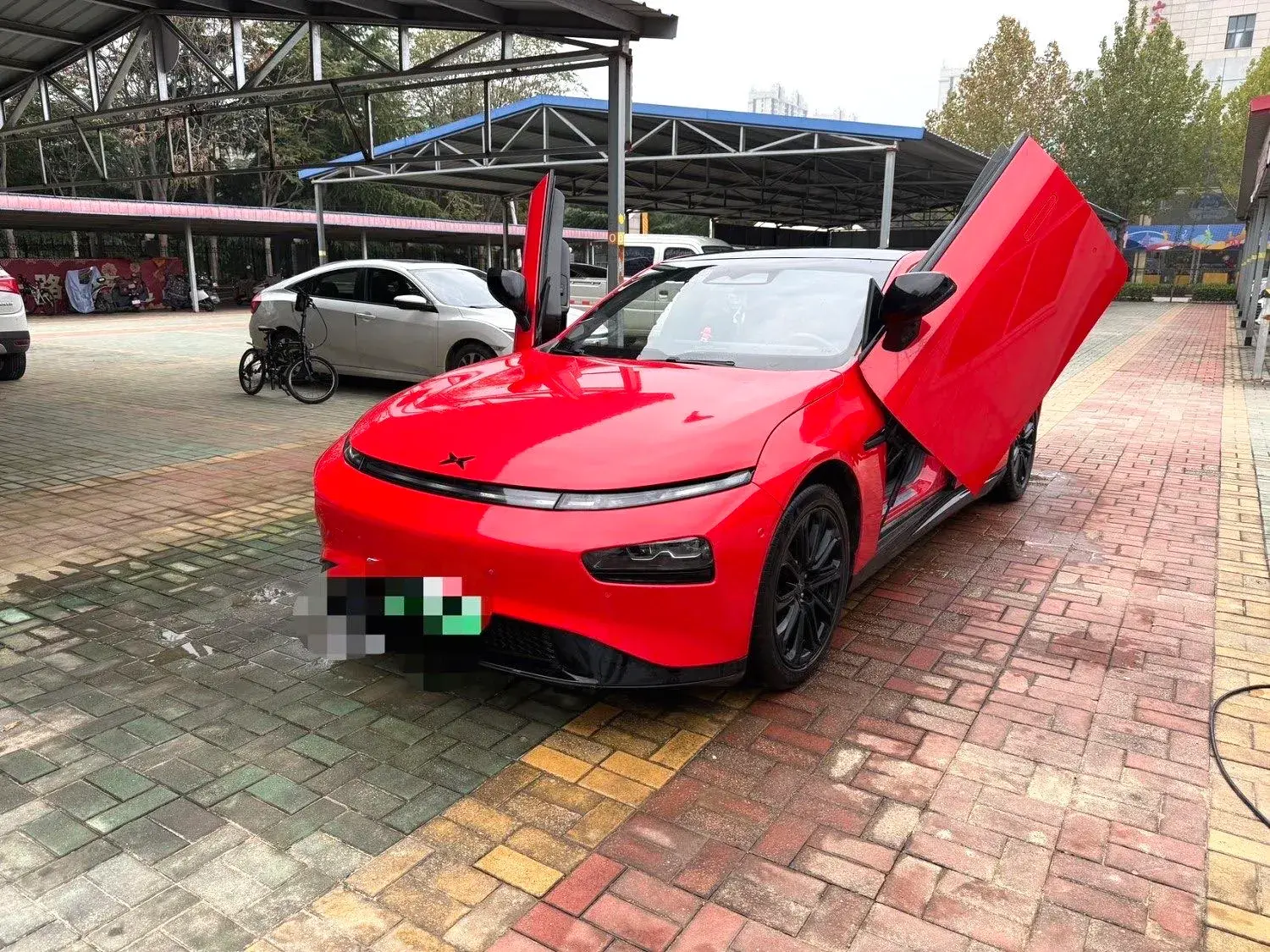 2021 XPENG P7 view 1