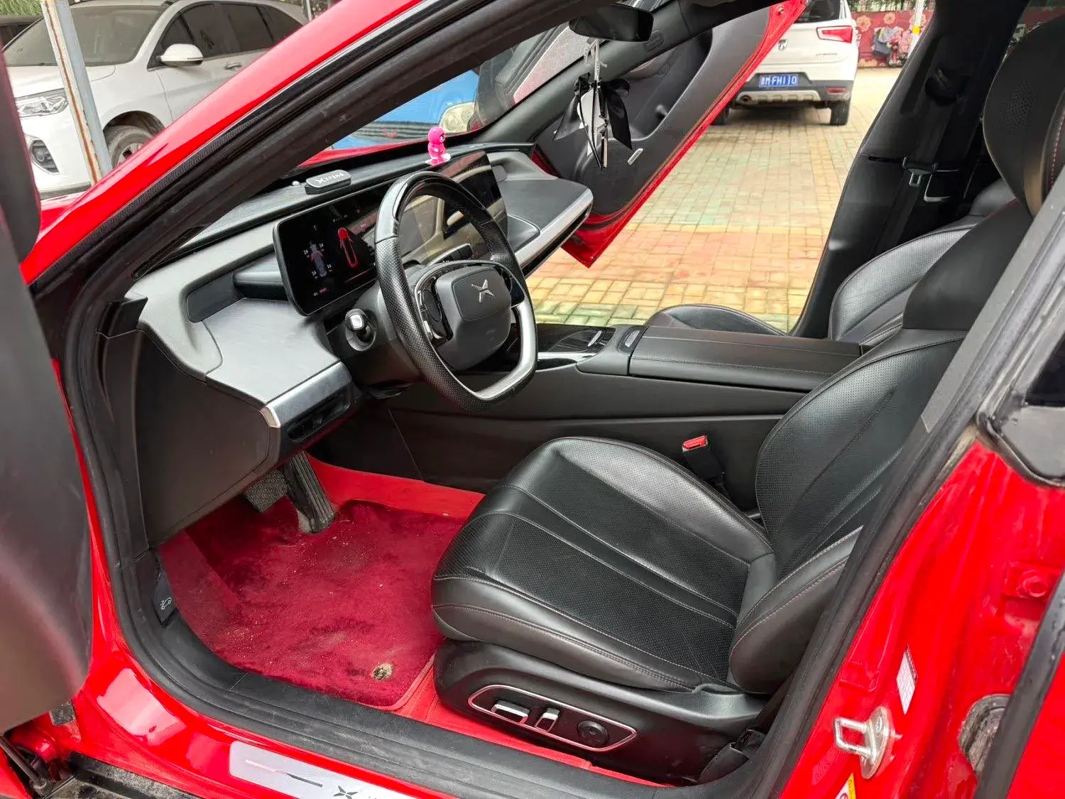 2021 XPENG P7 thumbnail 4