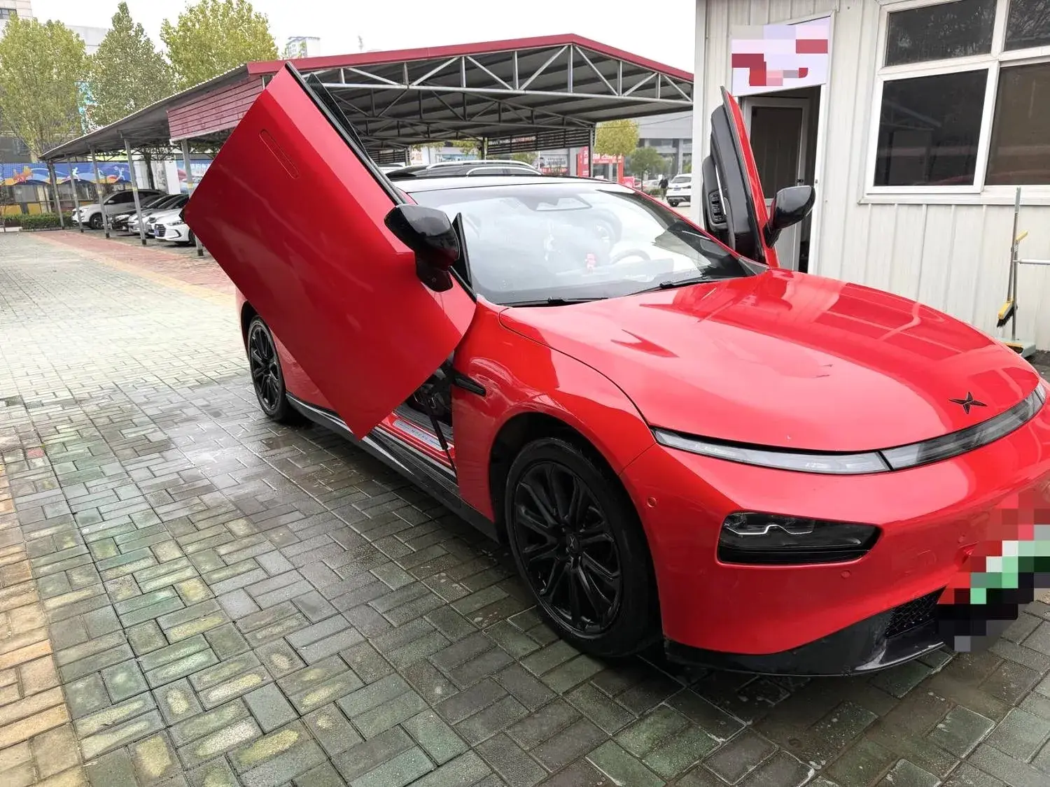 2021 XPENG P7 thumbnail 3