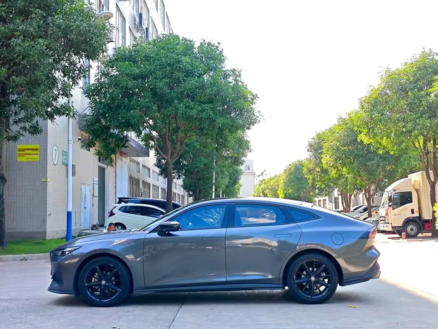 2022 CHANGAN UNI-V thumbnail 2