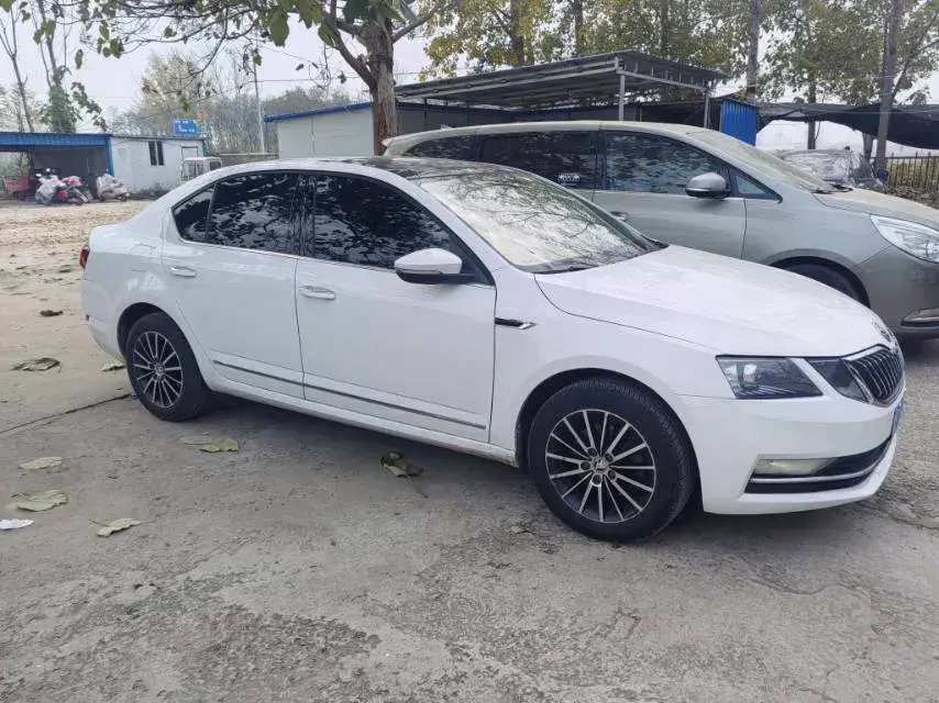 2018 SKODA OCTAVIA thumbnail 2