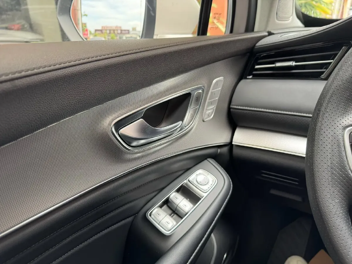 2019 Roewe RX5 MAX 1.5T 173HP L4 6AT,autocango,china used car exporter,china ev exporter,chinese used car exporter,chinese used ev exporter