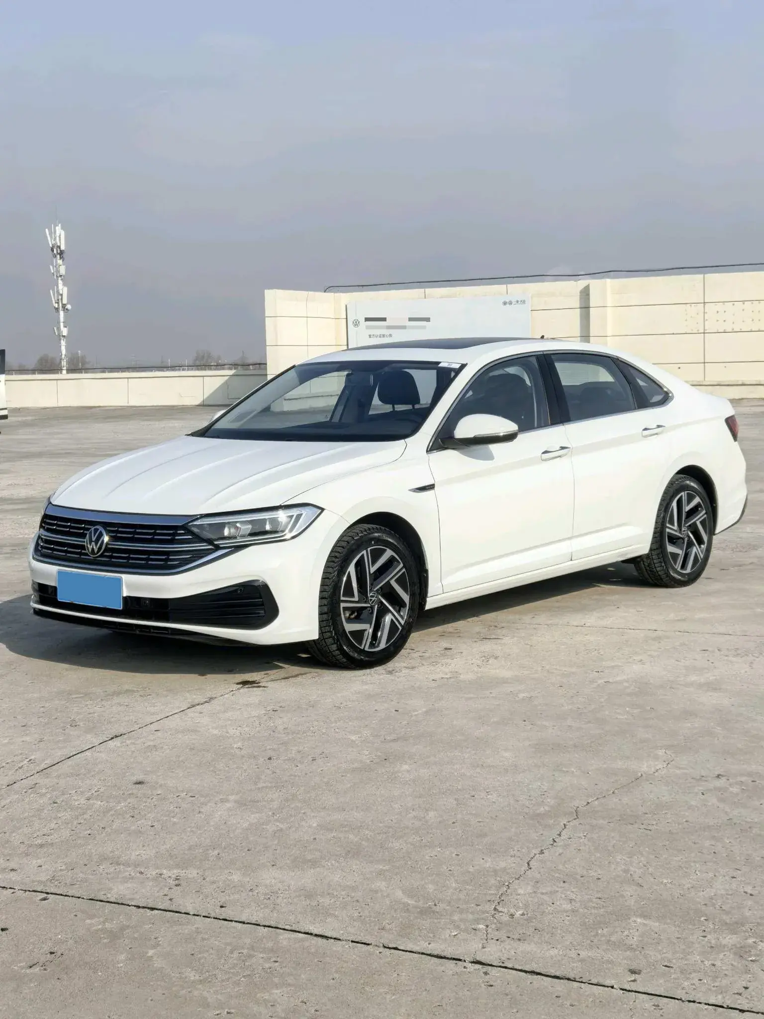 2021 VOLKSWAGEN SAGITAR view 1