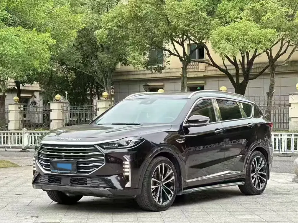 2021 JETOUR X70 view 1