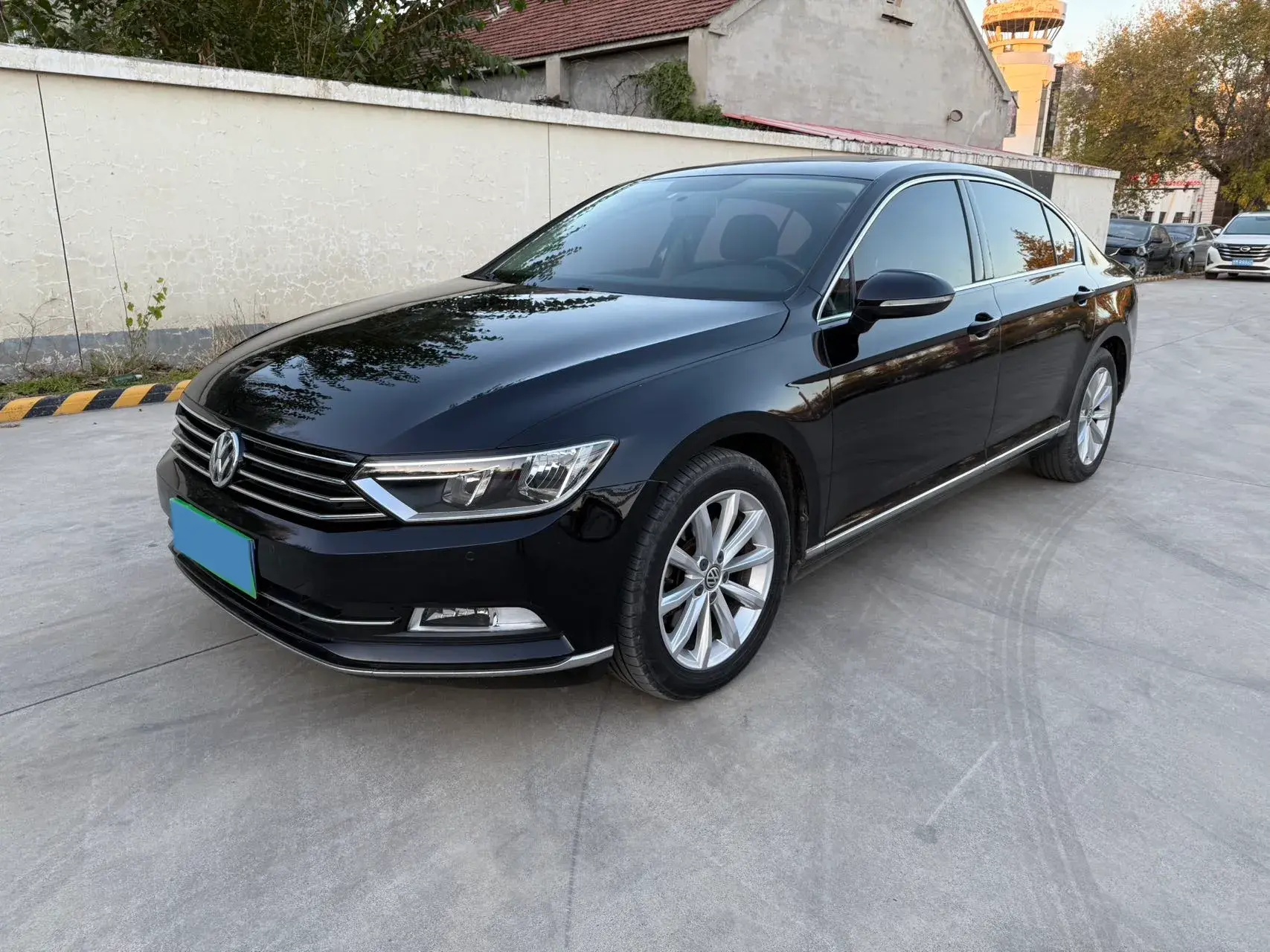 2018 VOLKSWAGEN MAGOTAN view 1