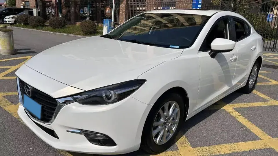 2019 MAZDA 3 view 1