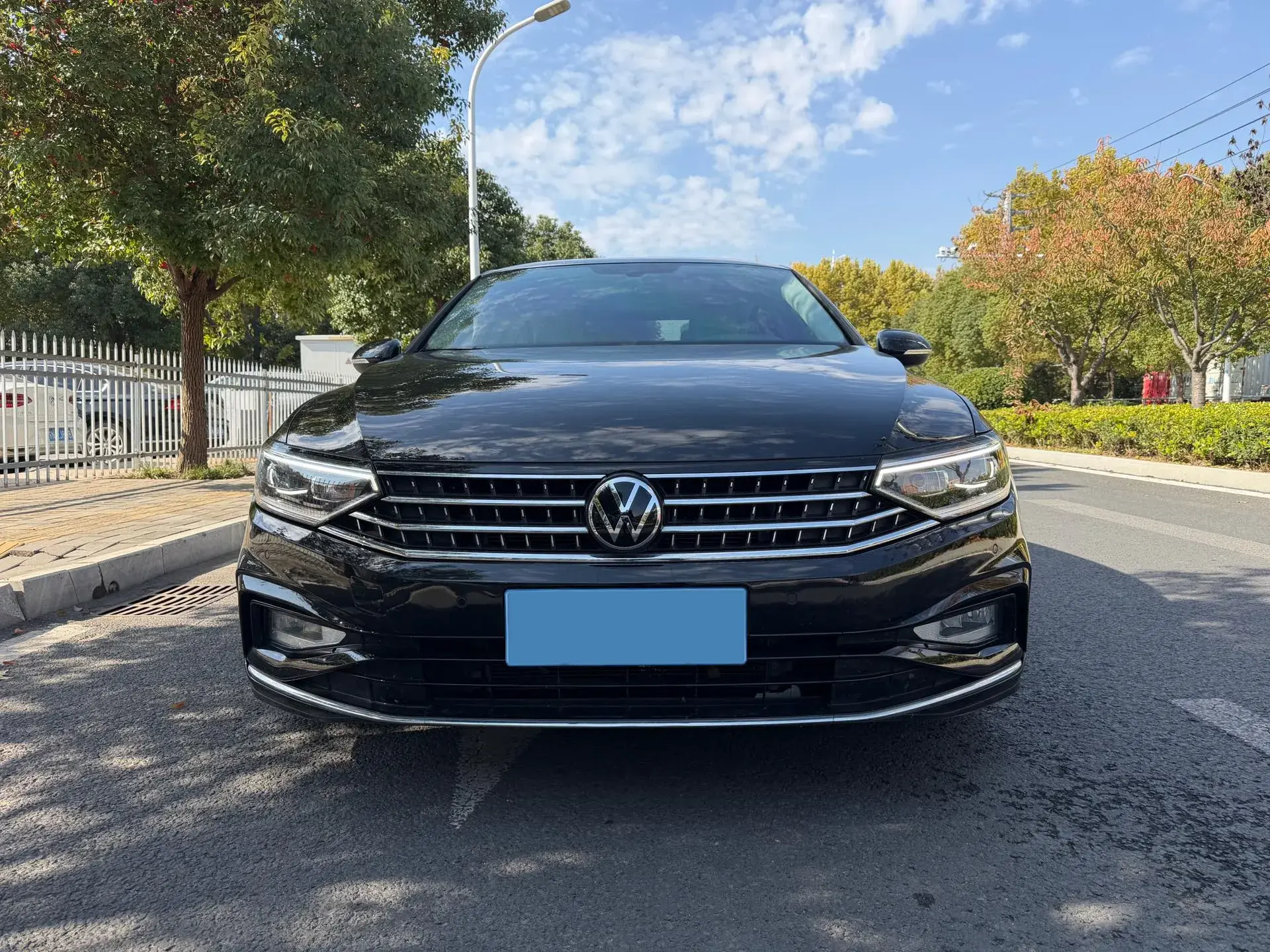 2023 VOLKSWAGEN MAGOTAN thumbnail 2