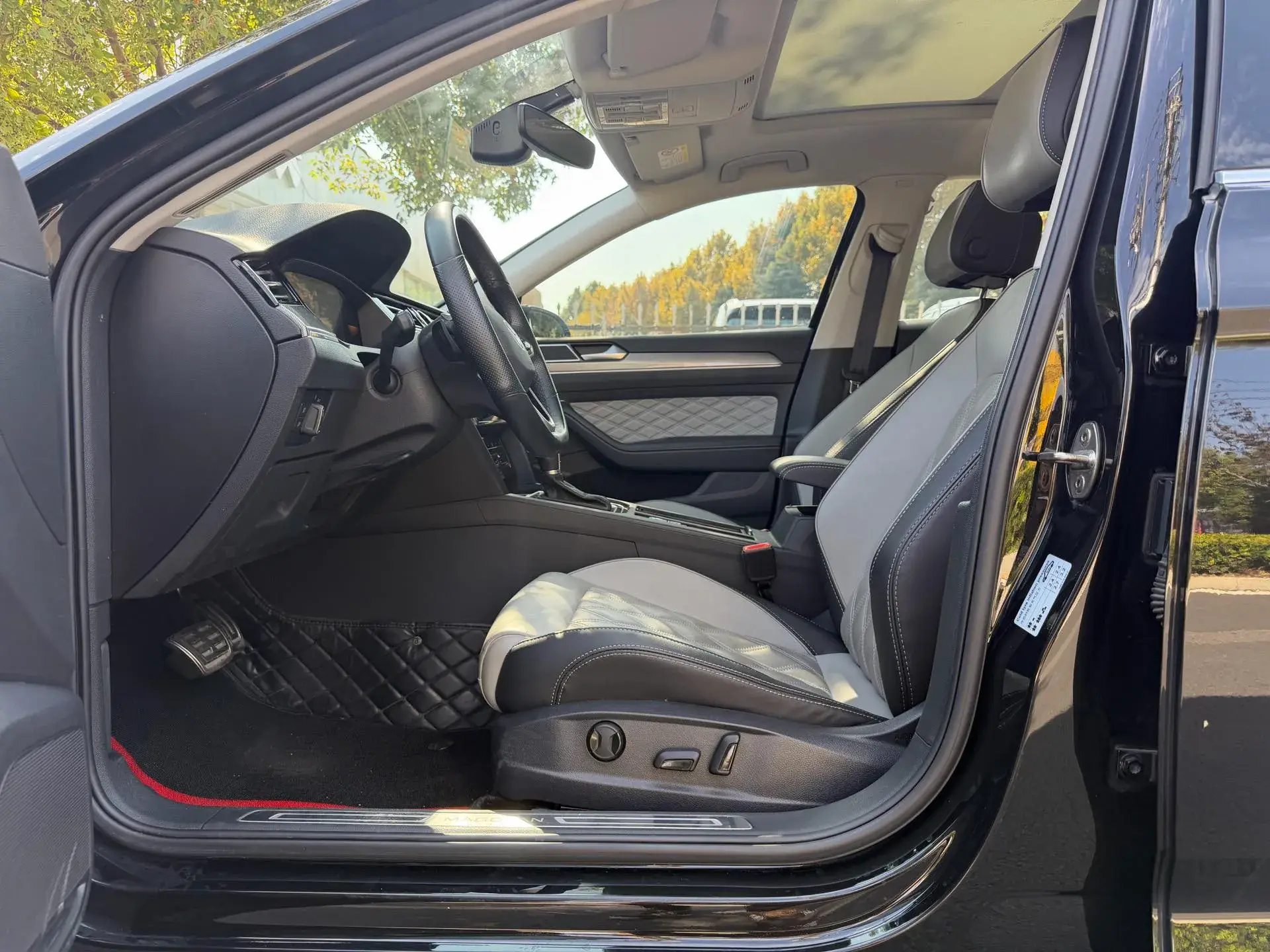 2023 VOLKSWAGEN MAGOTAN thumbnail 4