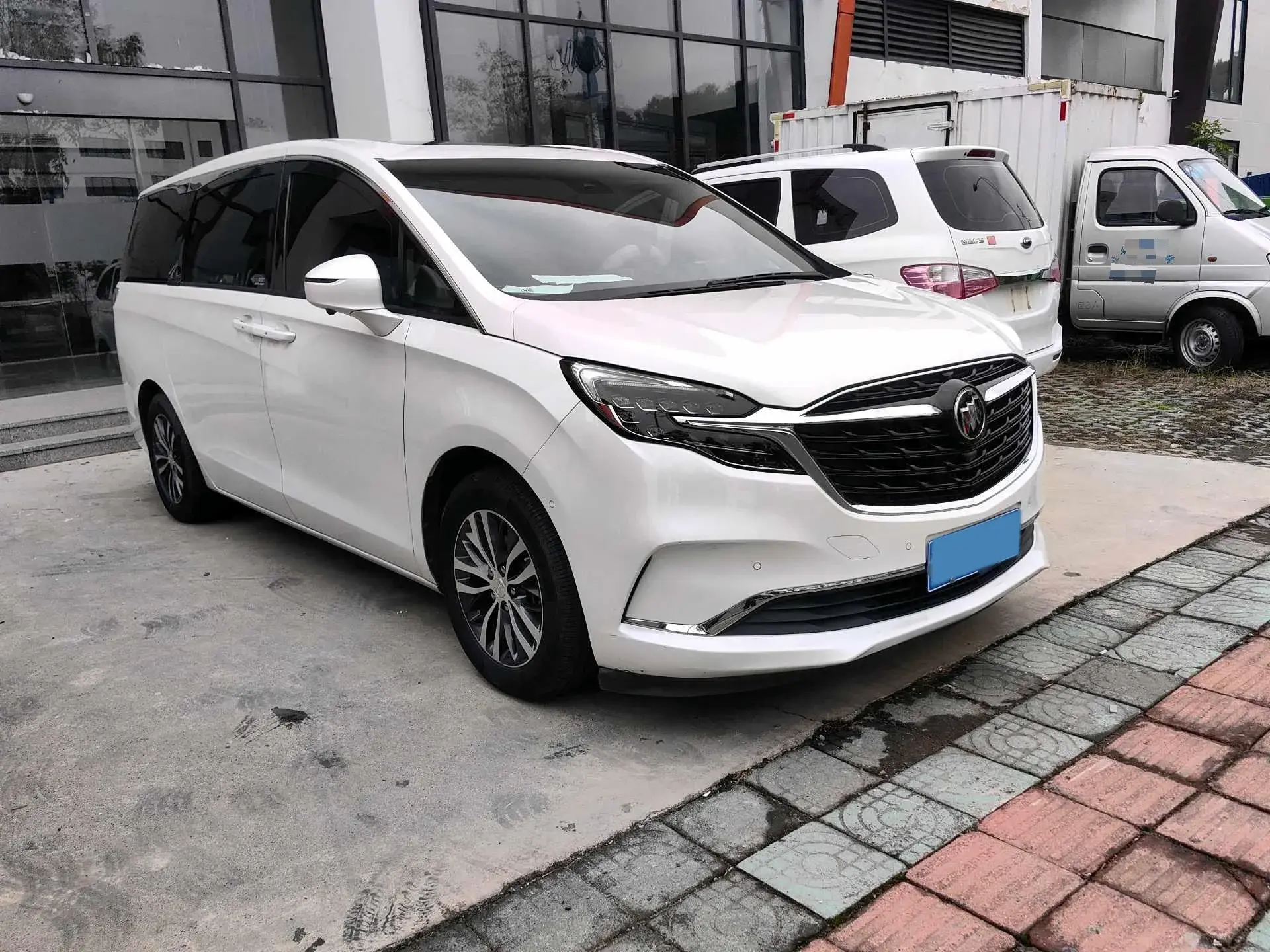 2021 BUICK GL8 thumbnail 3