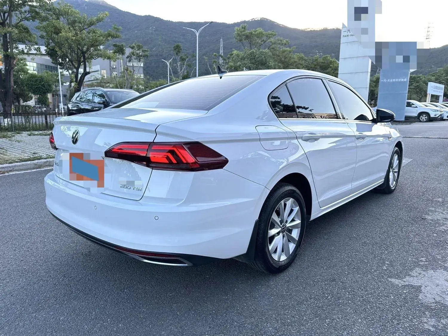 2021 VOLKSWAGEN BORA thumbnail 4