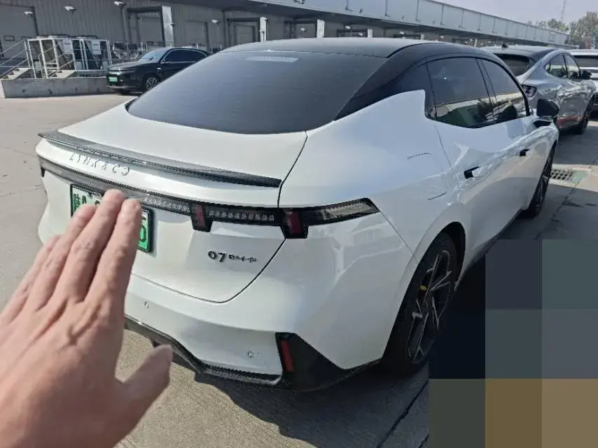 2024 LYNK&CO 07 thumbnail 4