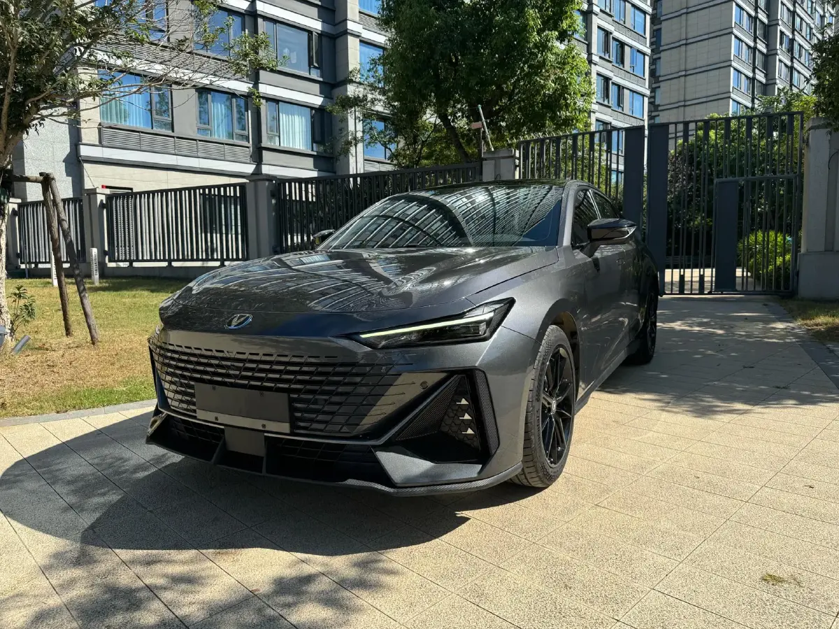 2022 ChangAn UNI-V 1.5T 188HP L4 7DCT