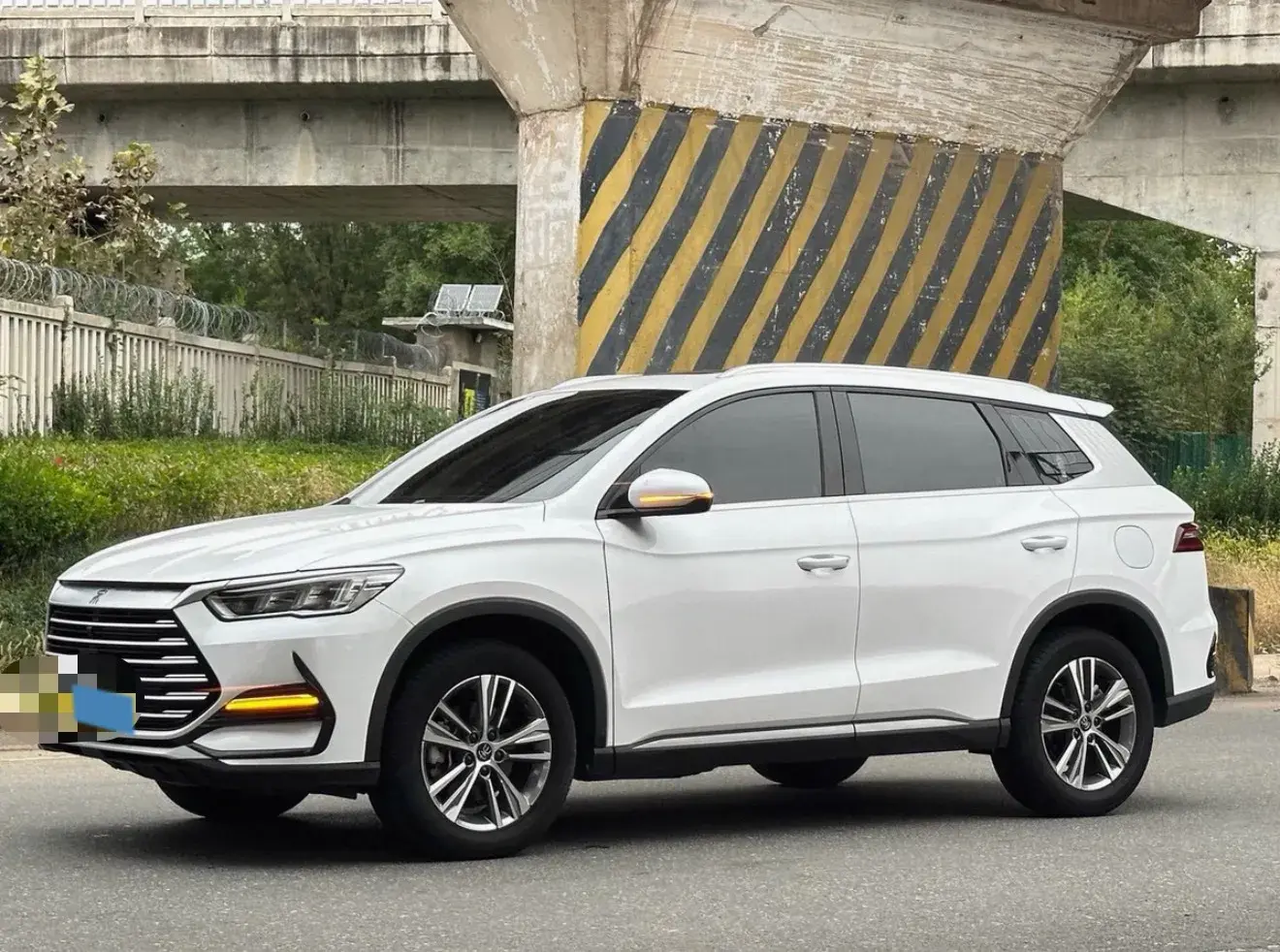 2021 BYD SONG view 1