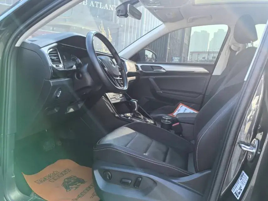 2021 VOLKSWAGEN TAYRON thumbnail 4