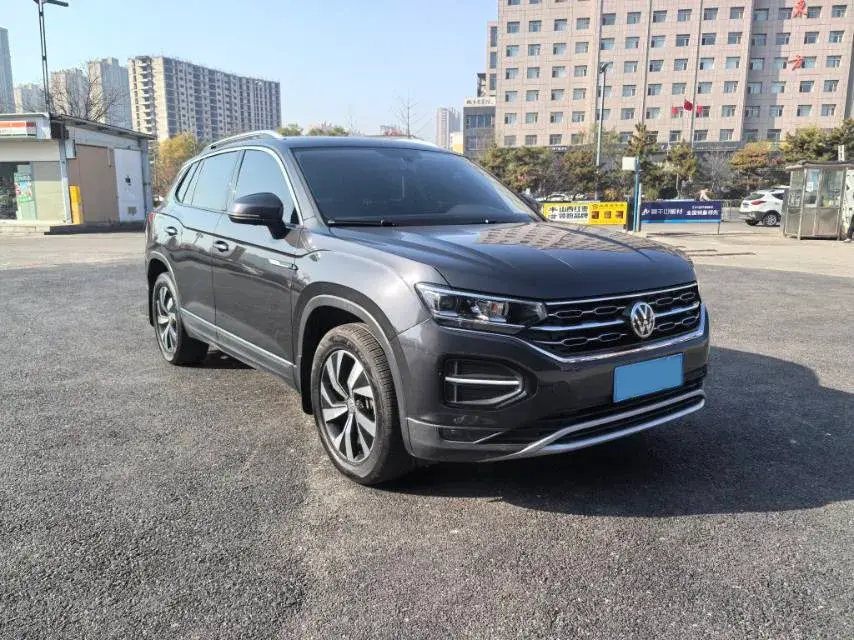 2021 VOLKSWAGEN TAYRON thumbnail 3