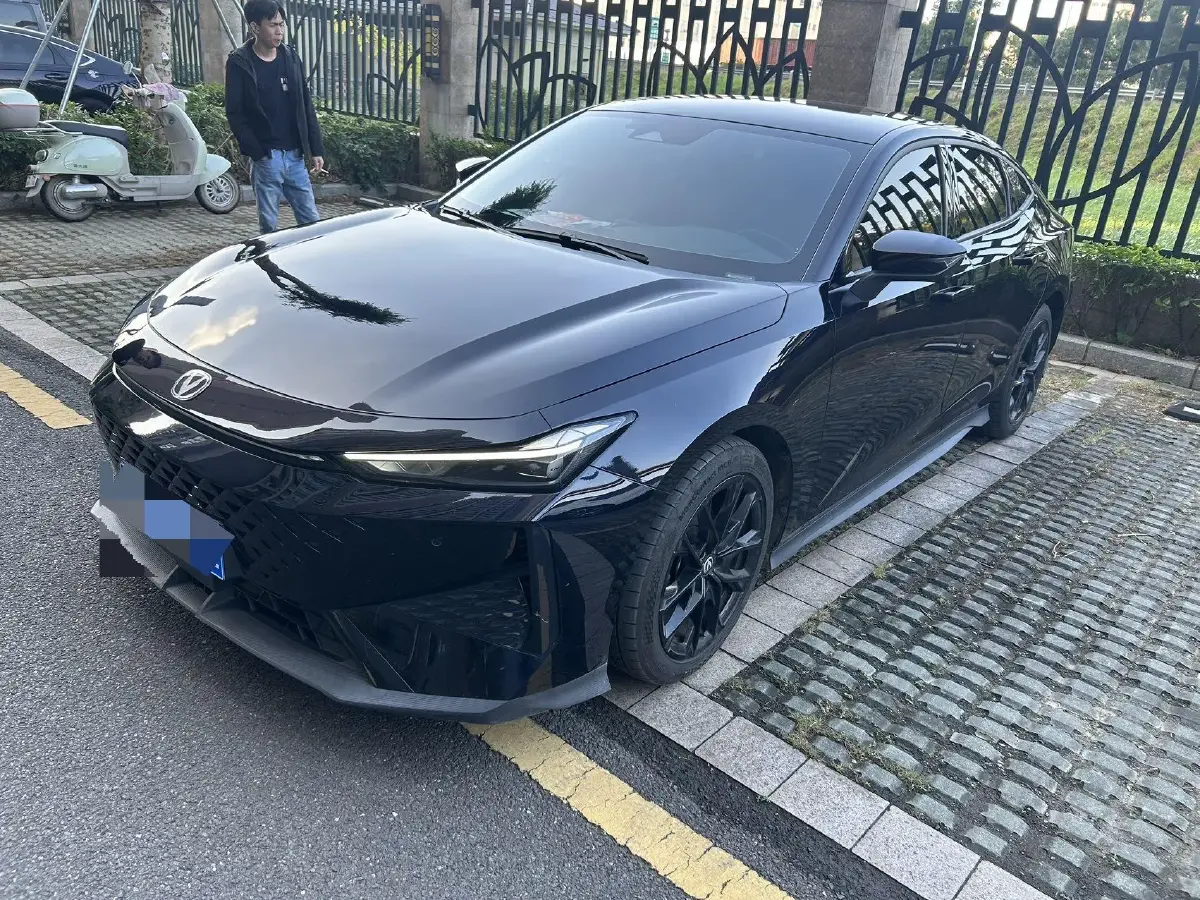 2024 ChangAn UNI-V 1.5T 188HP L4 7DCT