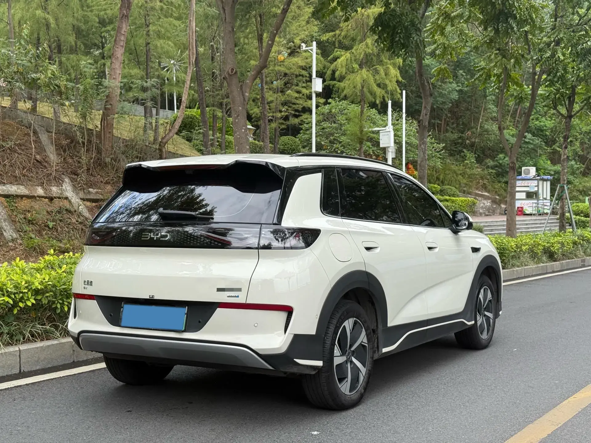 2025 BYD SEA thumbnail 4