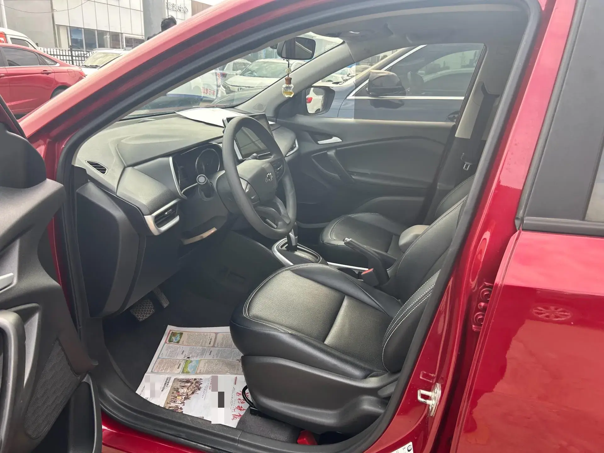 2019 CHEVROLET TRAX thumbnail 2