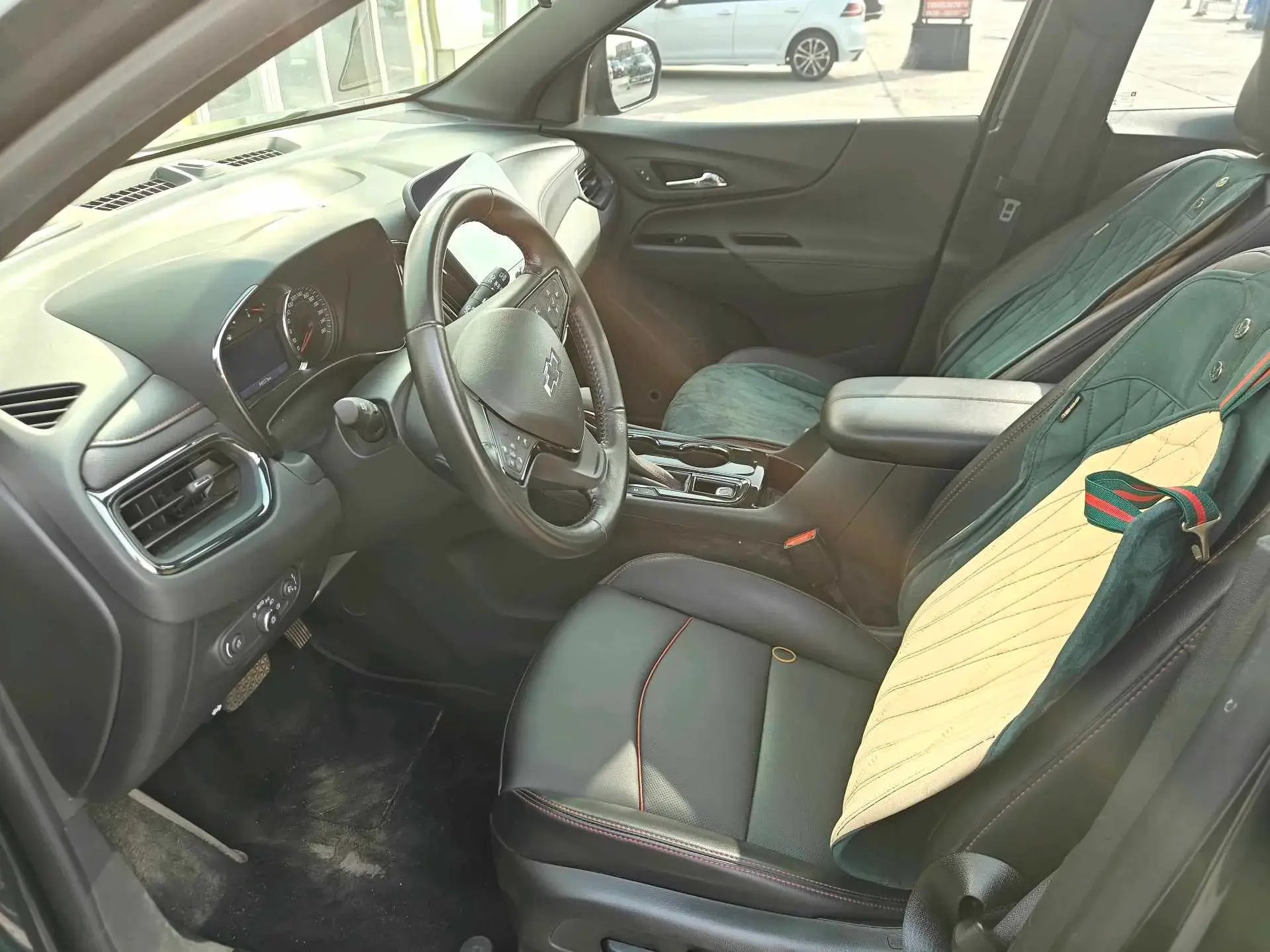 2022 CHEVROLET EQUINOX thumbnail 2