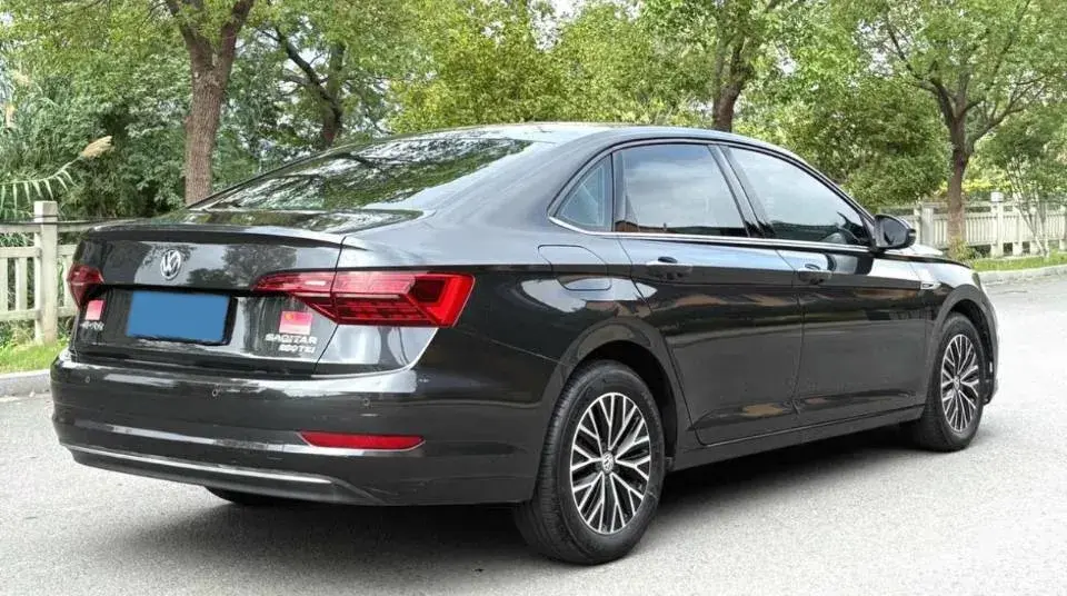 2020 VOLKSWAGEN SAGITAR thumbnail 4