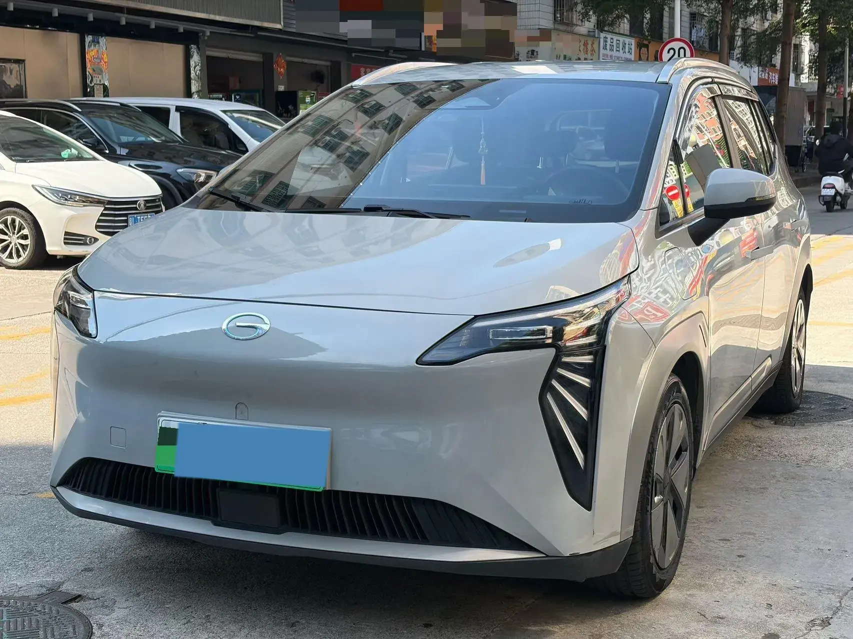 2023 AION Y view 1