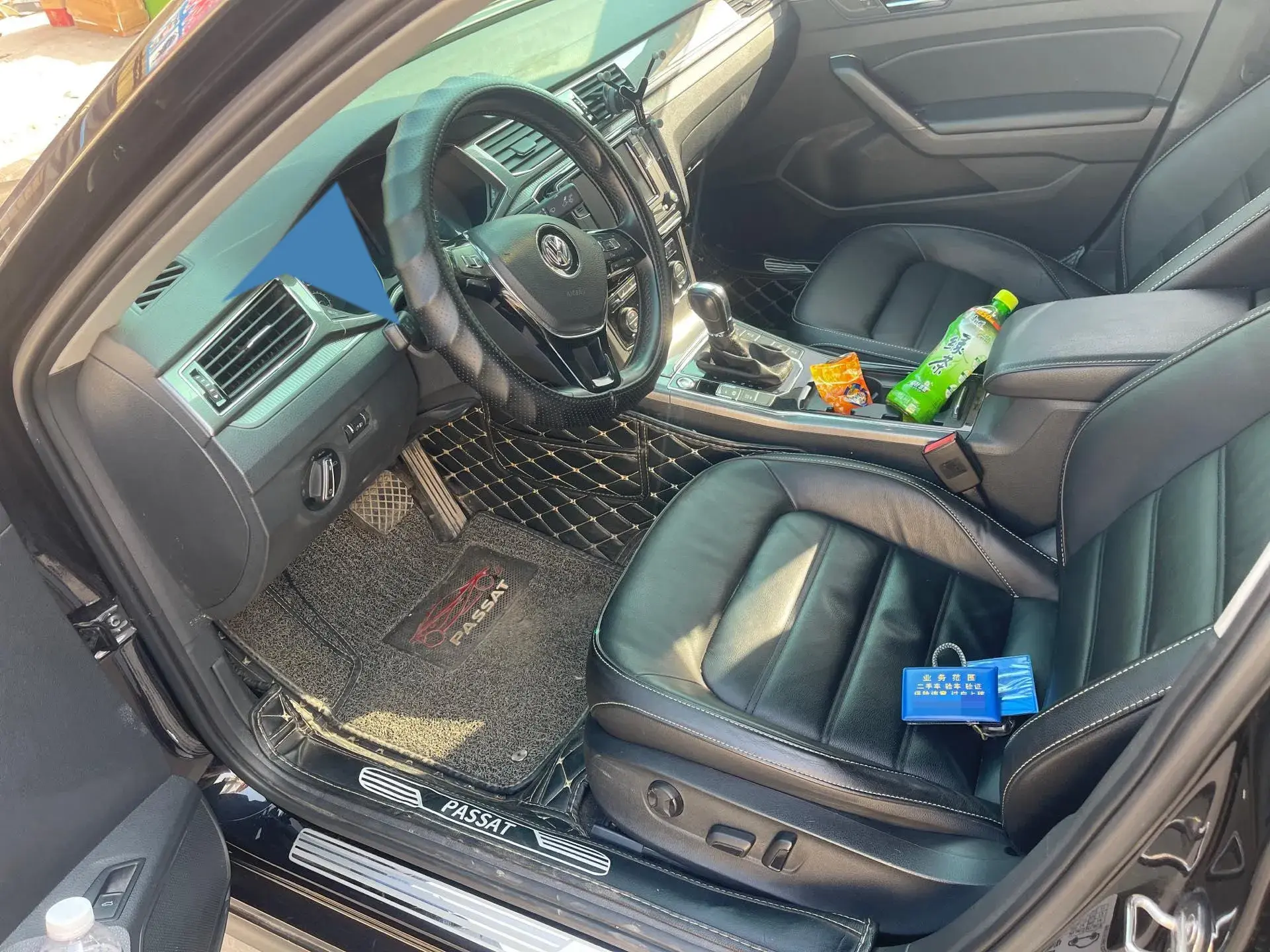 2017 VOLKSWAGEN PASSAT thumbnail 4