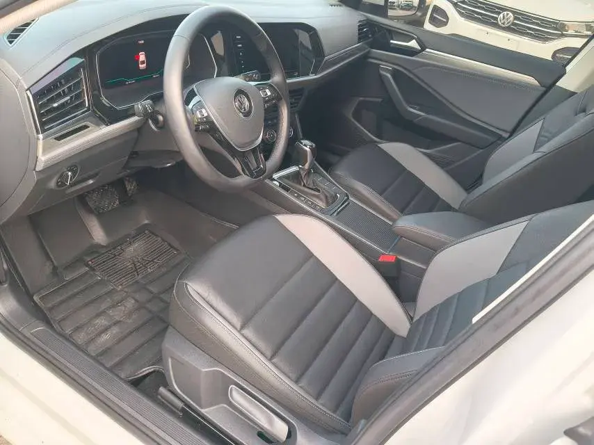 2022 VOLKSWAGEN SAGITAR thumbnail 4