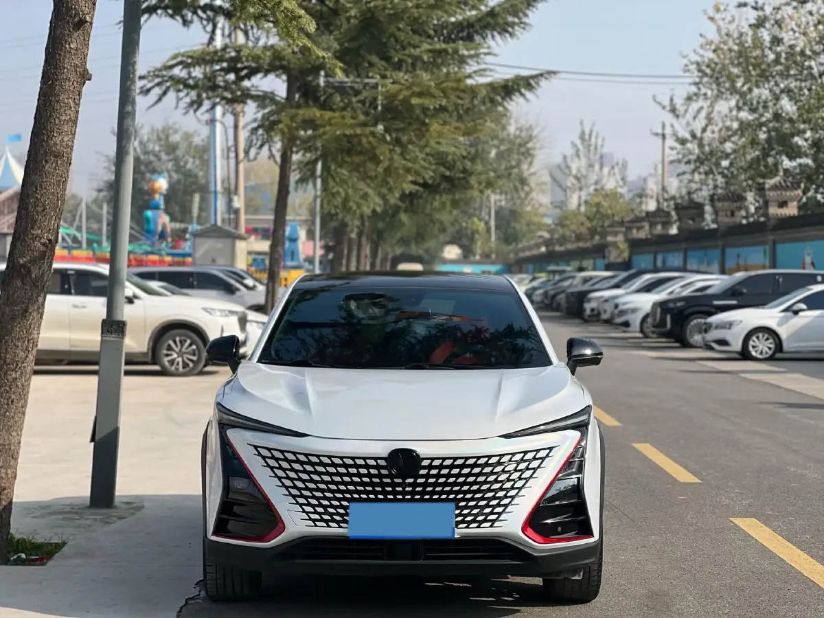 2020 ChangAn UNI-T 1.5T 180HP L4 7DCT,autocango,china used car exporter,china ev exporter,chinese used car exporter,chinese used ev exporter