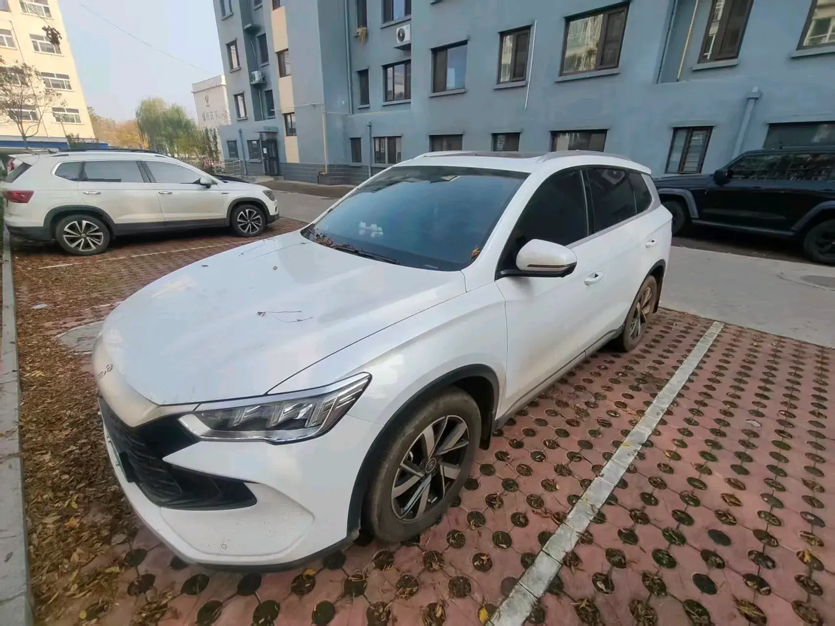 2023 BYD SONG view 1