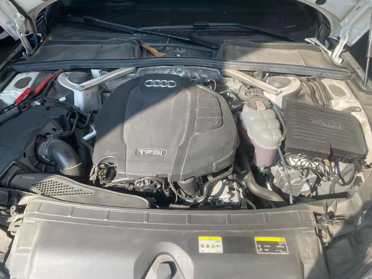 2022 Audi A4L 2.0T 190HP L4 7DCT,autocango,china used car exporter,china ev exporter,chinese used car exporter,chinese used ev exporter